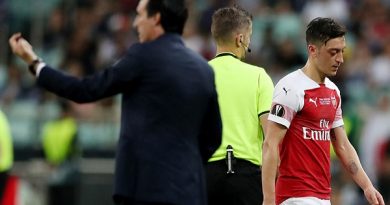 Emery được sếp lớn ủng hộ loại Ozil khỏi đội hình Arsenal