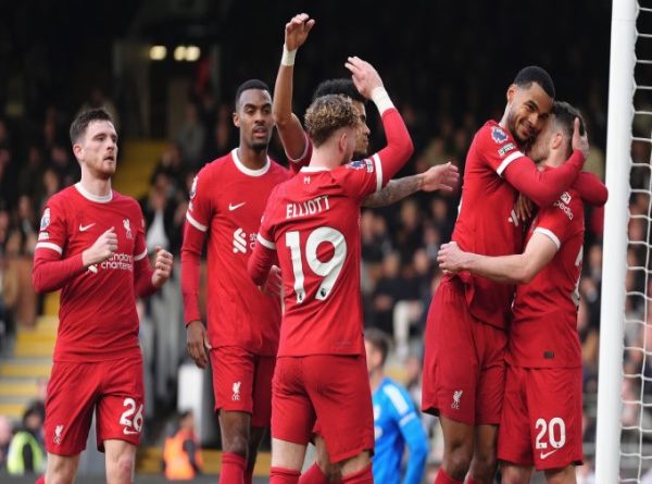 Tin Liverpool 22/4: Liverpool tạm vượt mặt Man City