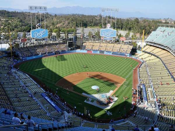 Sân Dodger Stadium  