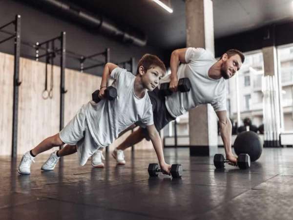 Tập gym có bị lùn không?