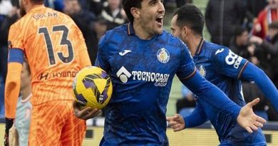 Atletico Madrid ngược dòng cay đắng