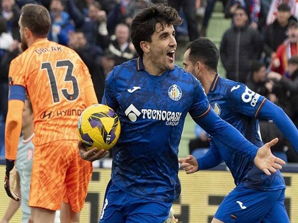 Atletico Madrid ngược dòng cay đắng