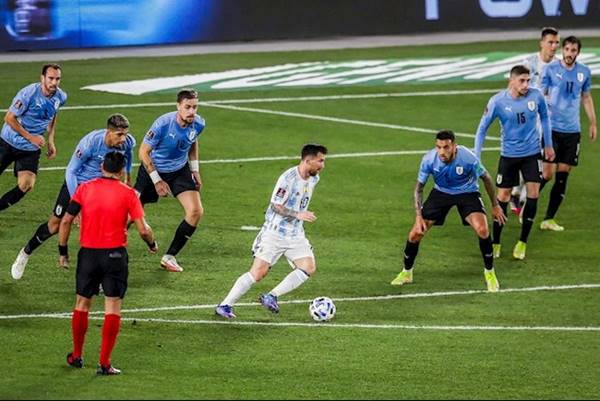 Kỹ thuật rê bóng của Messi