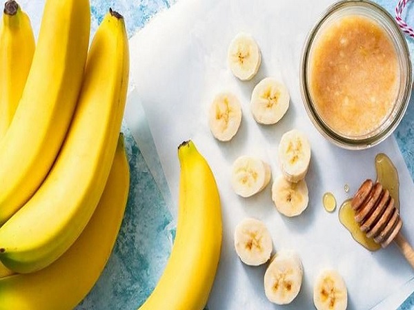 Mặt nạ chuối và mật ong phục hồi tóc hư tổn