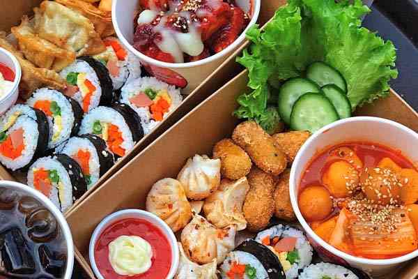 Bán đồ ăn vặt online – vốn ít lời nhanh