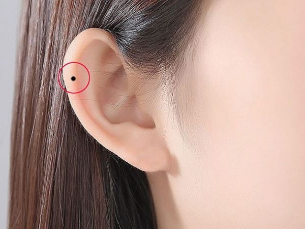 Ý nghĩa tổng quan của nốt ruồi ở vành tai trái nữ